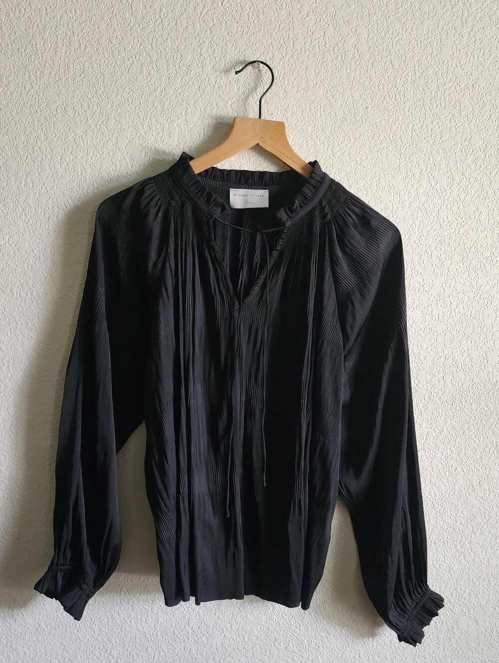 Moden Citizen Women's Oversized Medium Black Blouse